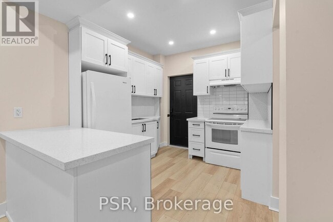 Photo du bâtiment - 200 Sanford Ave S