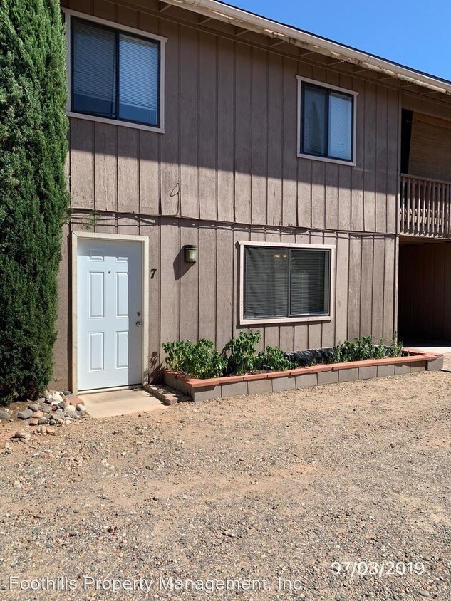 Primary Photo - 2460 S High View Cir