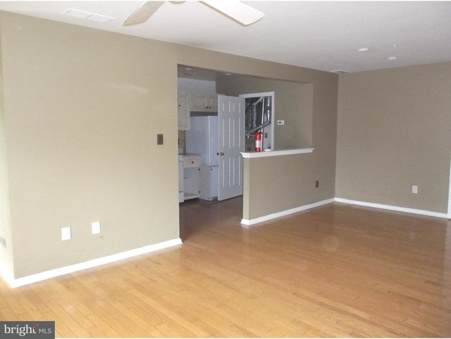 Building Photo - 2403 Beacon Hill Dr