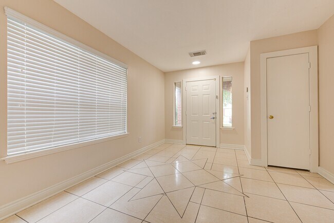 Building Photo - 7322 Parkland Manor Dr