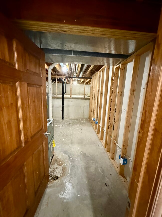Building Photo - 707 Edge Point Ct