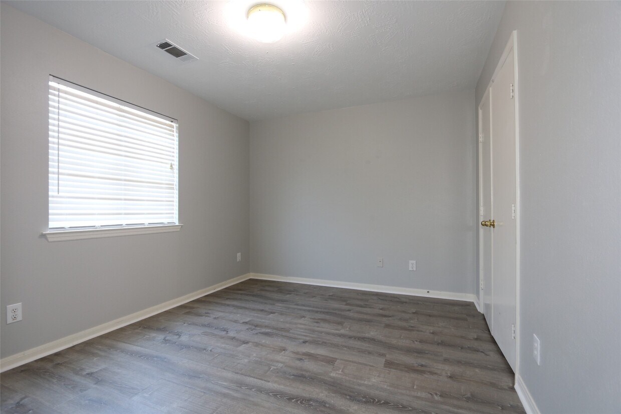 Foto del edificio - 13518 Sherman Oaks Dr