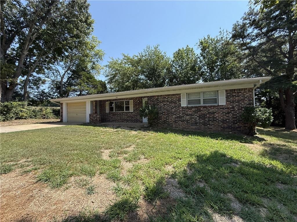 Primary Photo - 209 Russell Dr