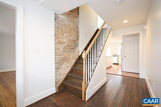Building Photo - 806 Nalle St
