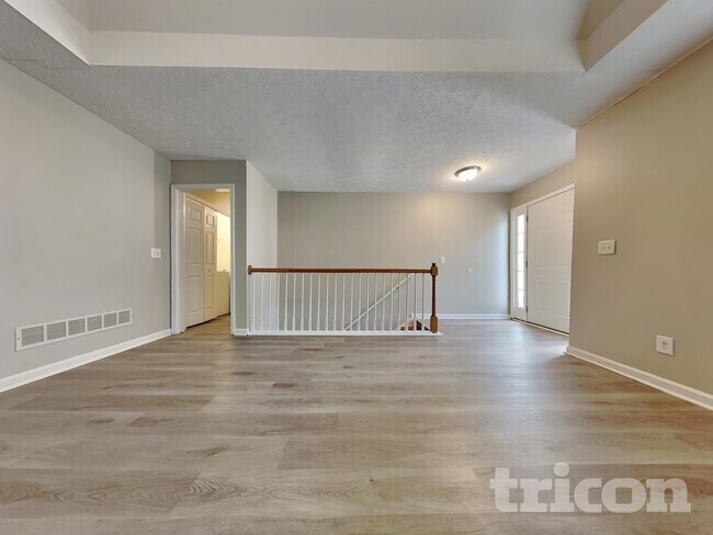 Foto del edificio - 2114 Lindley Ln