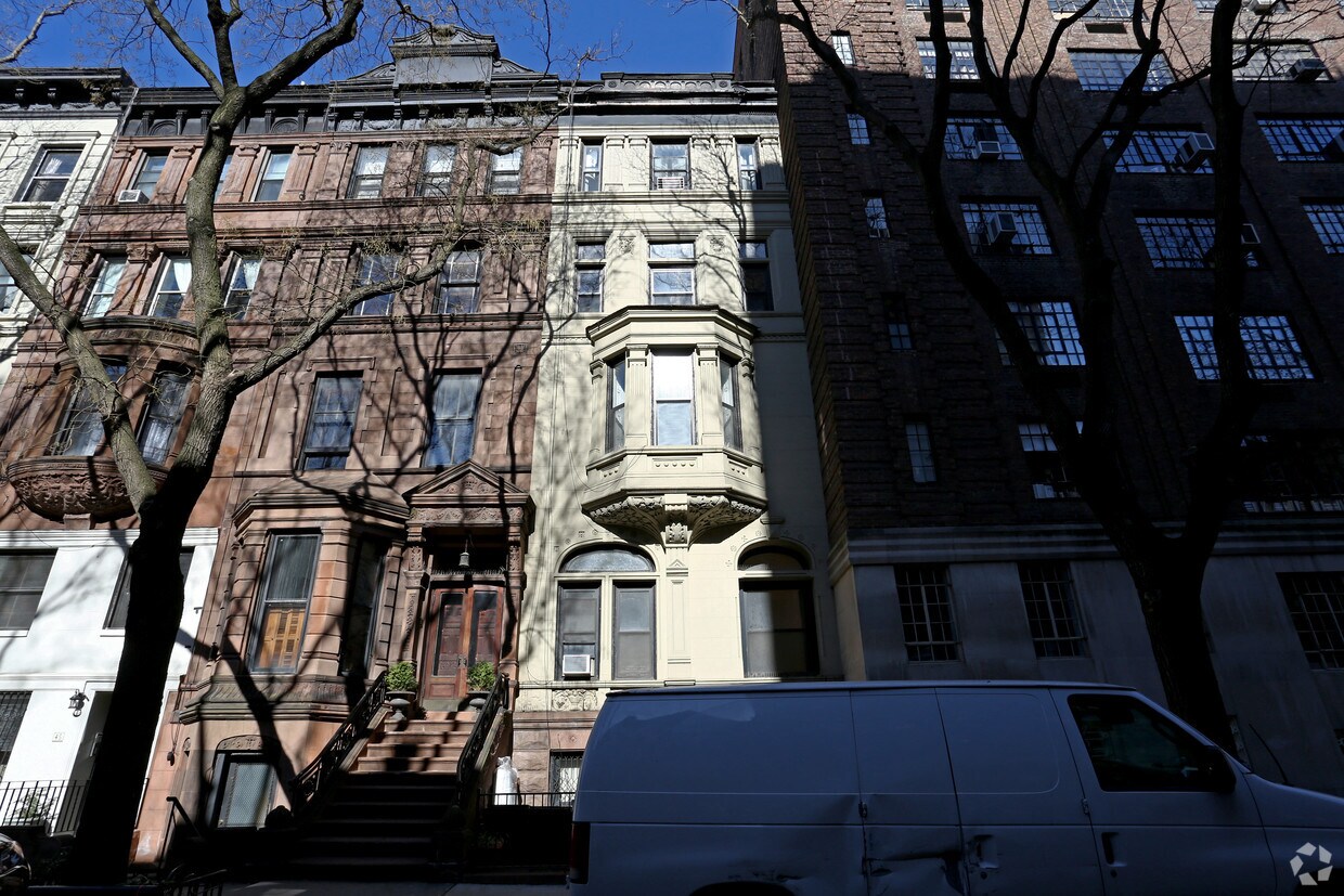 Building Photo - 41 West 90th Street