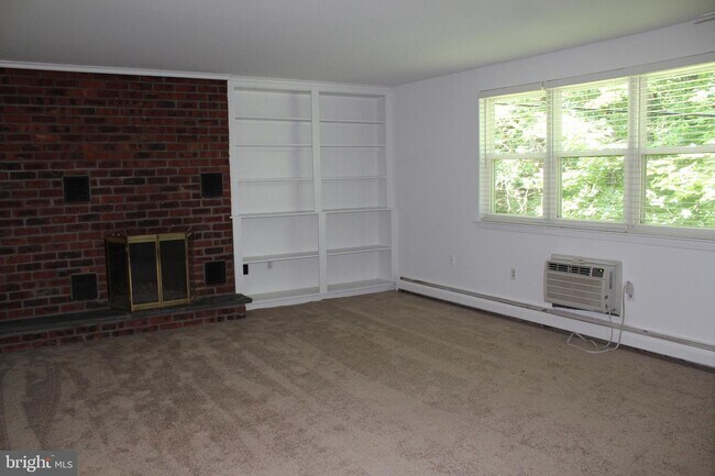 Building Photo - 333 Lacey Ave