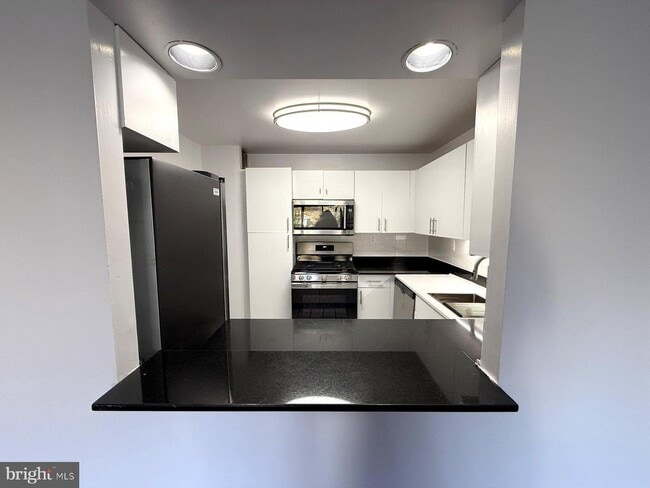 Foto del edificio - 606 Cooper Landing Rd