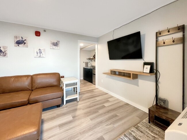 Foto del edificio - WINTER RENTAL 1 BED 1 BATH CONDO OCEAN AND MARSH VIEWS.