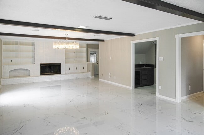 Building Photo - 15102 Torry Pines Rd