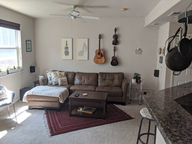 Foto del edificio - 1755 N Emerson St