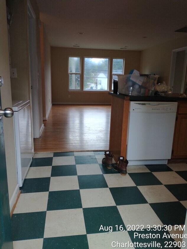 Primary Photo - 1100 Preston Ave