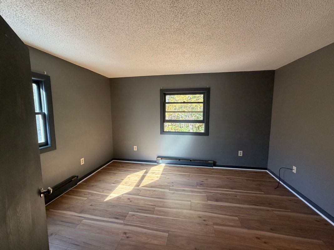 Primary Photo - 1088 Dover, 302