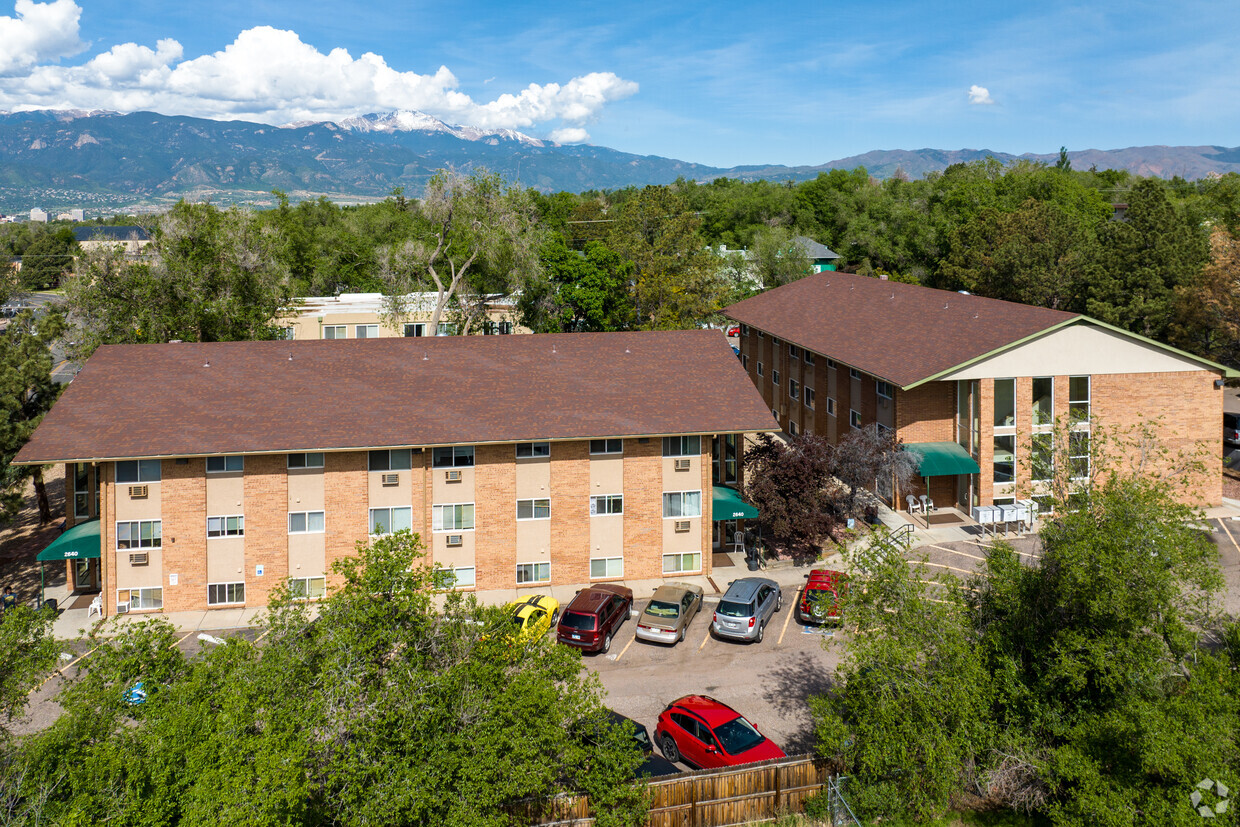 Foto principal - Mountain Pointe Apartments