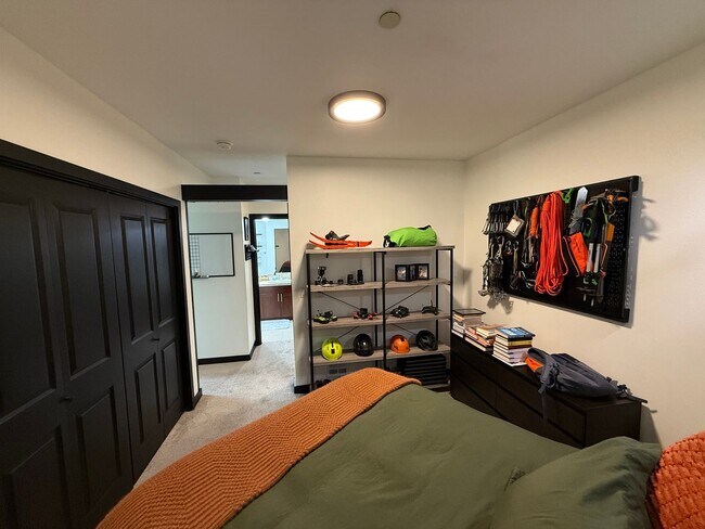 Foto del edificio - Modern 1BR Condo with Luxury Amenities in ...