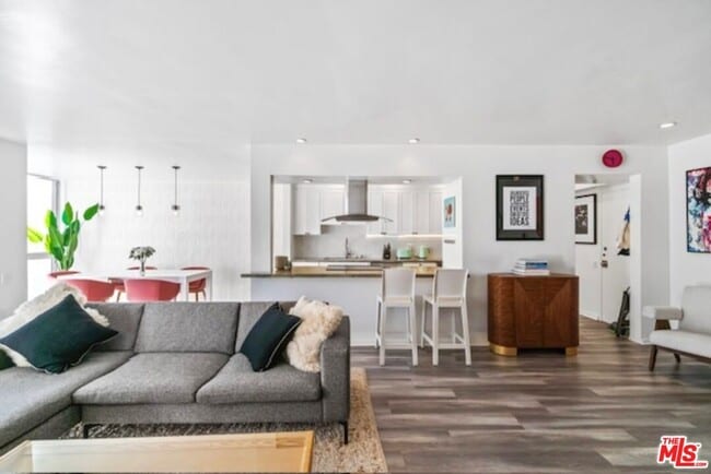 Foto del edificio - 1015 Kings Rd