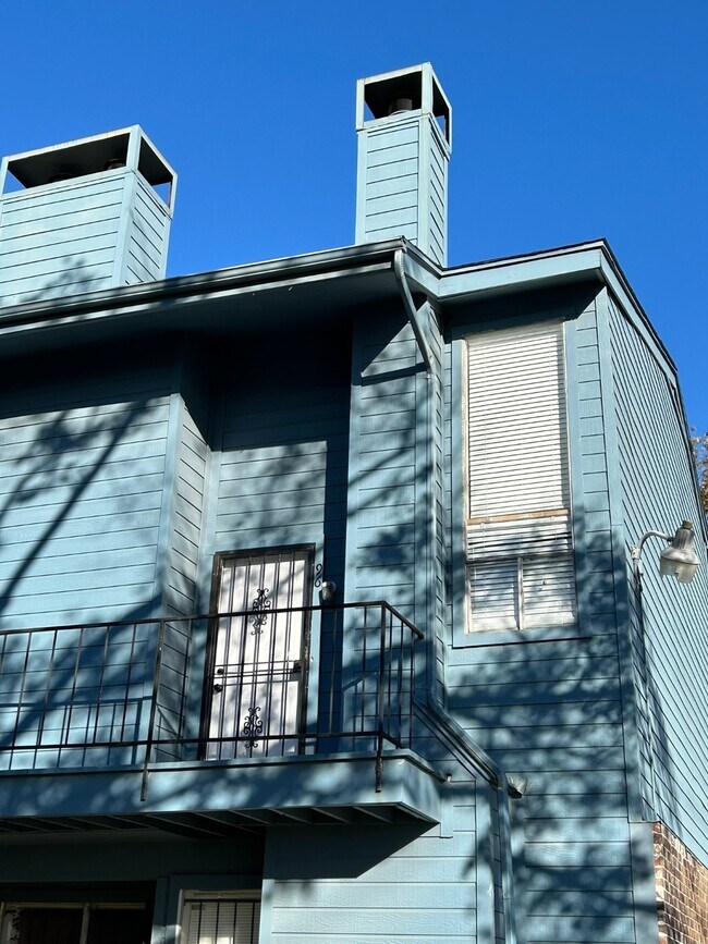Building Photo - 10001 Westpark Dr