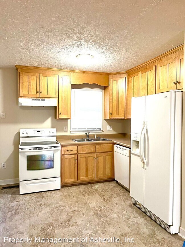 Building Photo - 2 br, 2 bath House - 52 Broadview Dr