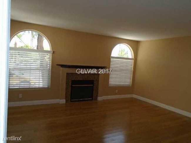 Building Photo - 3 br, 2.5 bath Townhome - 7960 W NEVSO DR