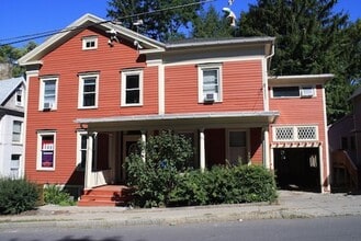 Building Photo - 117 Hudson St