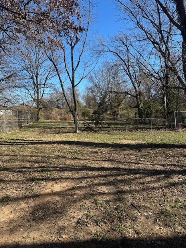 Foto del edificio - 5 Bed 3 Bath Springfield, MO