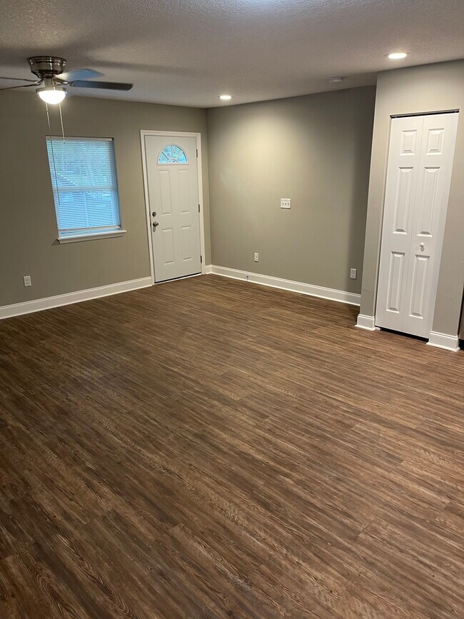 2162 Schumacher Ave, Jacksonville, FL 32207 Townhome Rentals in