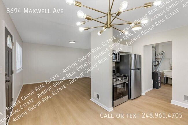 Foto del edificio - 8694 Maxwell Ave