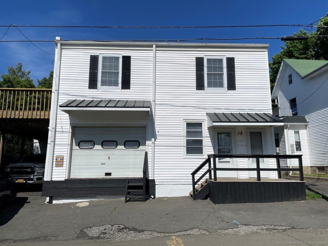 Primary Photo - 12 Bates Pl