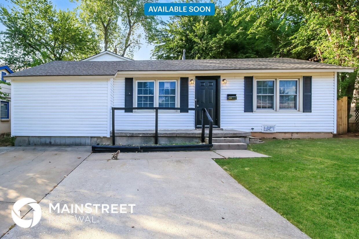 Primary Photo - 1105 Locust Dr