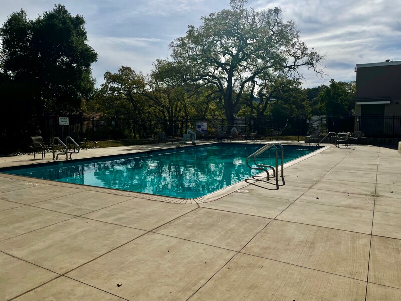 Foto del edificio - 1263 Valley Oak Ct