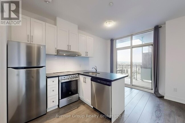 Photo du bâtiment - 278 Buchanan Dr