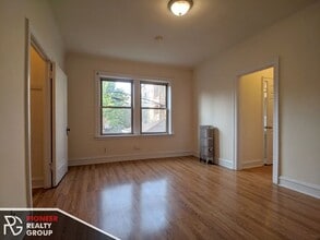 Building Photo - 2536 N Sawyer Ave