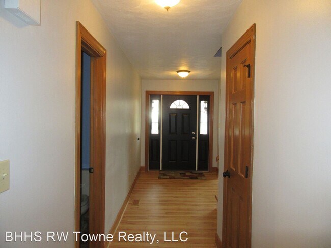 Building Photo - 5 br, 4 bath House - 1102 Club Pines Court