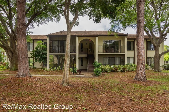 Foto del edificio - 2568 Pine Ridge Way S