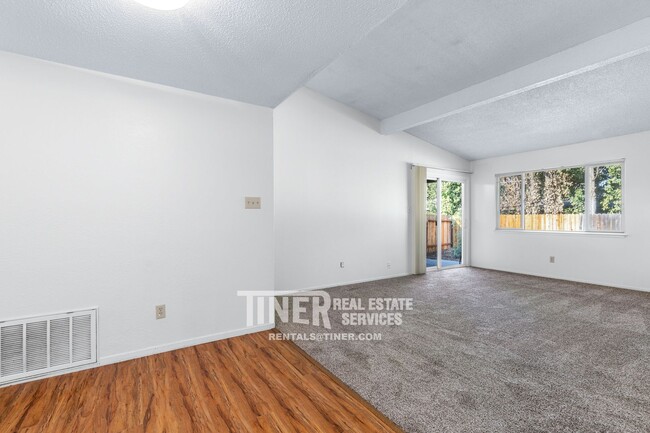 Building Photo - 4930 Douvan Ct