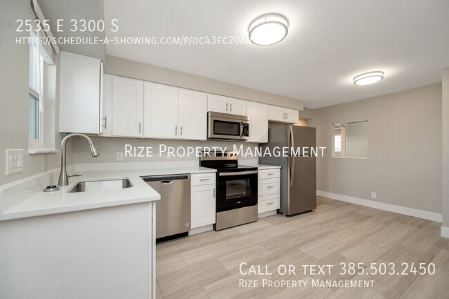 Building Photo - Luxury, Location, and Convenience.