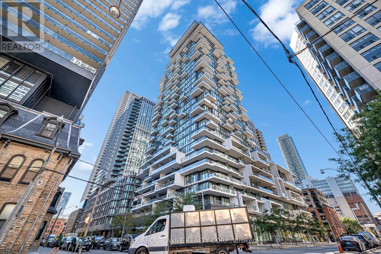 Primary Photo - 77 Shuter St
