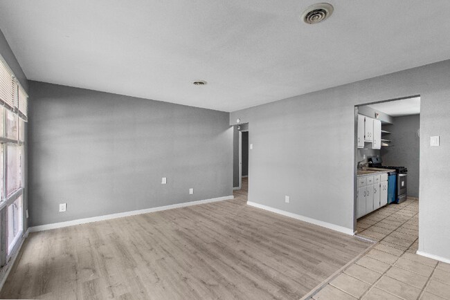 Building Photo - 8400 Madeline Dr