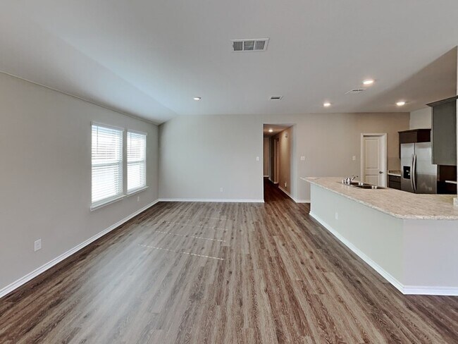 Foto del edificio - 2116 Tulipwood Dr
