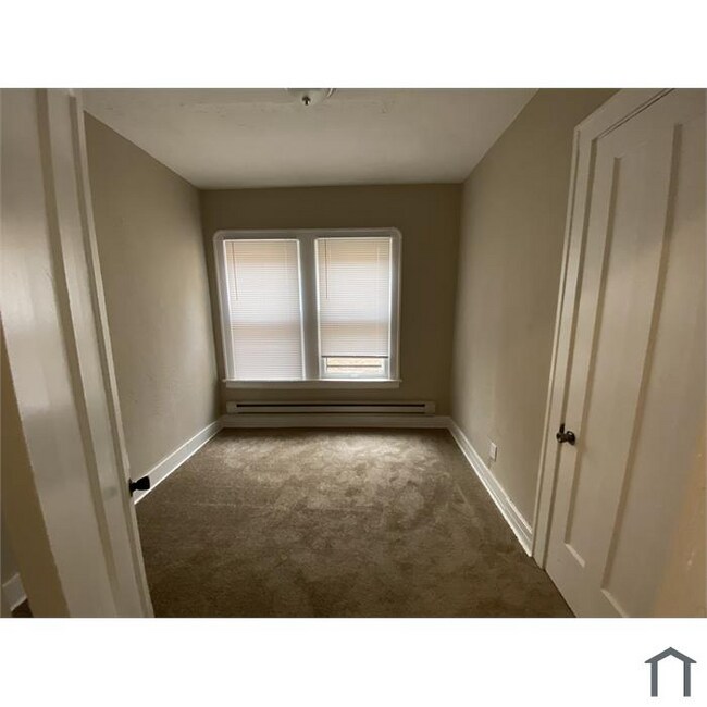 Foto del edificio - 15000 Euclid Ave