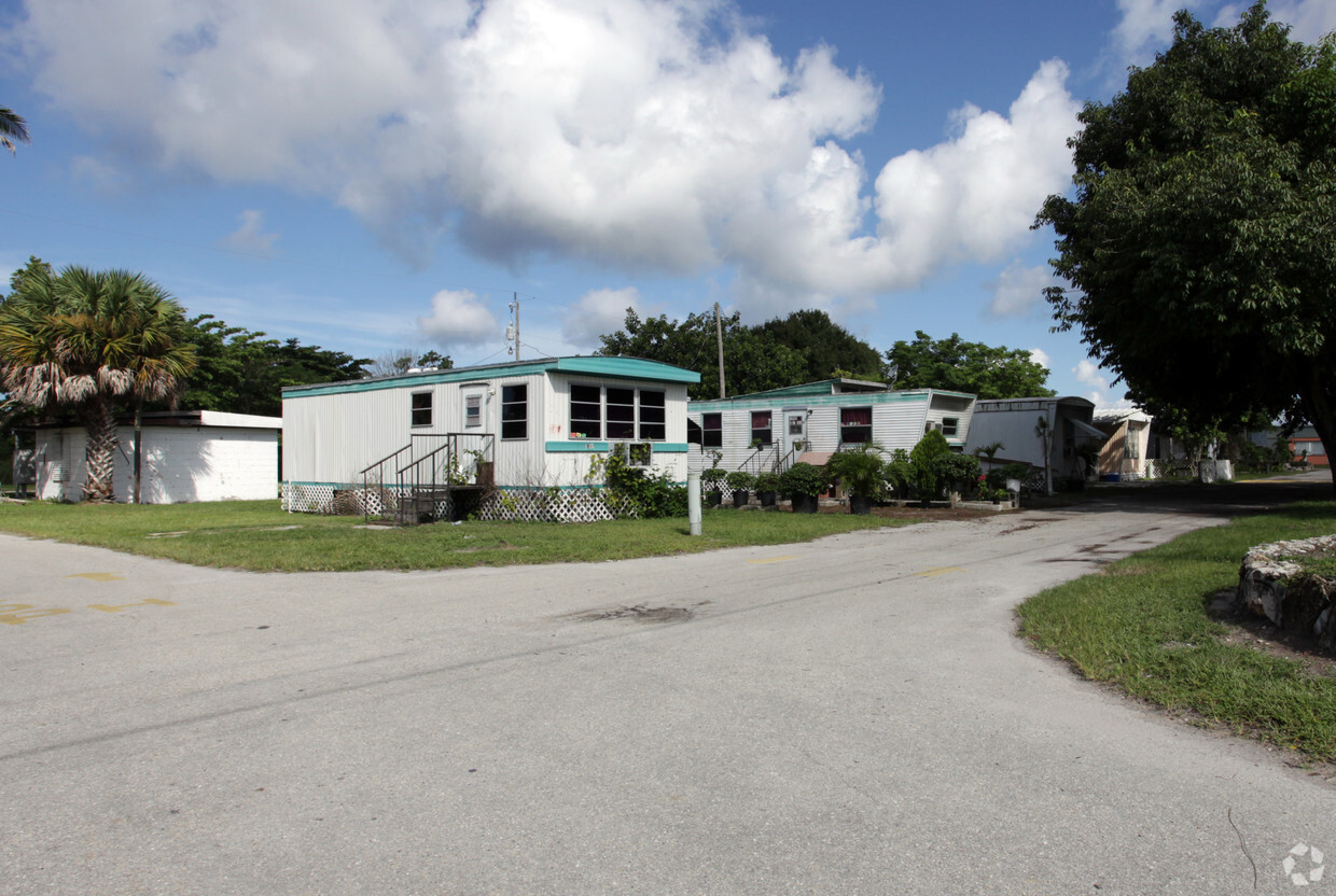 Primary Photo - The Palms at Pine Island