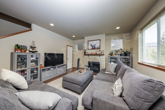 Building Photo - 2503 Filbert Ave