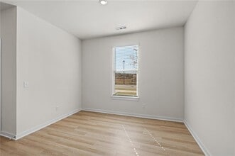 Building Photo - 4790 W Planetree St