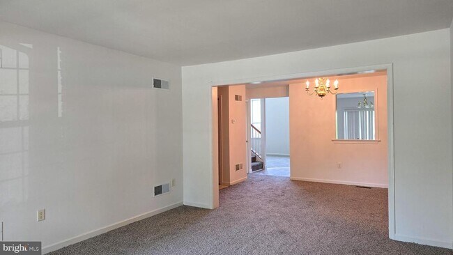 Foto del edificio - 1227 Cross Creek Dr