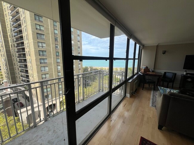 Building Photo - 1000 N Lake Shore Dr