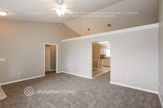 Building Photo - 4516 30th Ln E