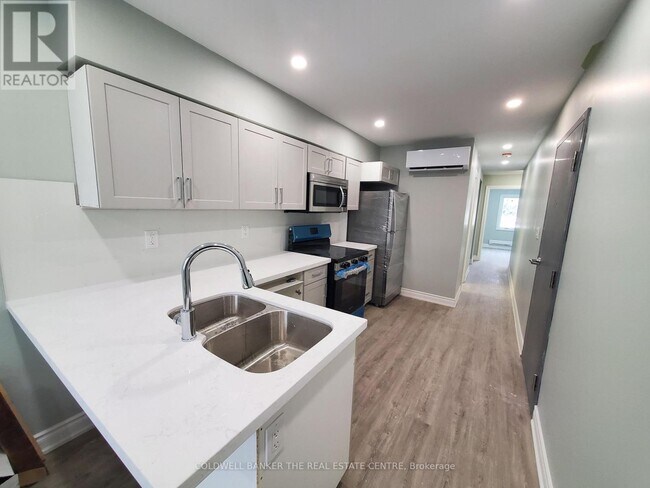 Photo du bâtiment - 3 King St E