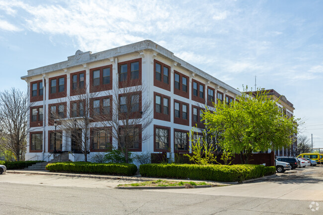 Building Photo - Pioneer Motive Power Place