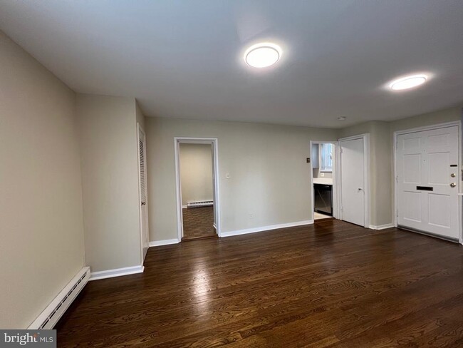 Building Photo - 1501 Key Blvd