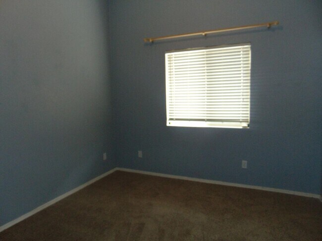 Foto del edificio - COMING SOON!! Eastside 3 Bed/2 Bath by Lak...